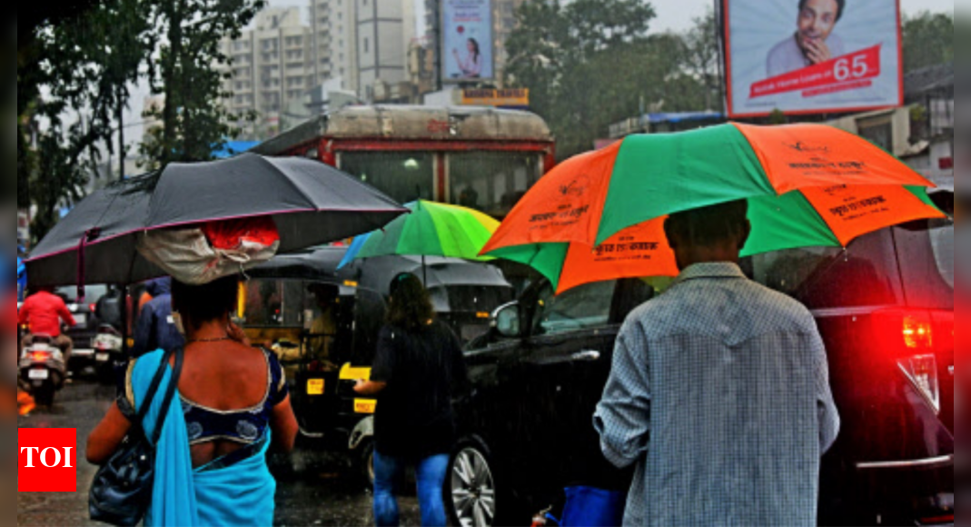 Mumbai Rains Thunder, lightning hits city on Monday, moderate showers