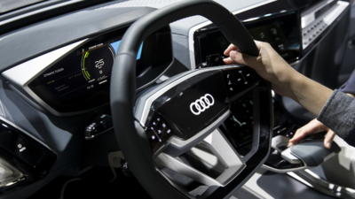 Foldable steering wheel for future vehicles arriving soon