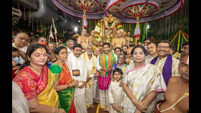 AP CM offers 78kg rice equivalent to his body weight at the Tirumala temple