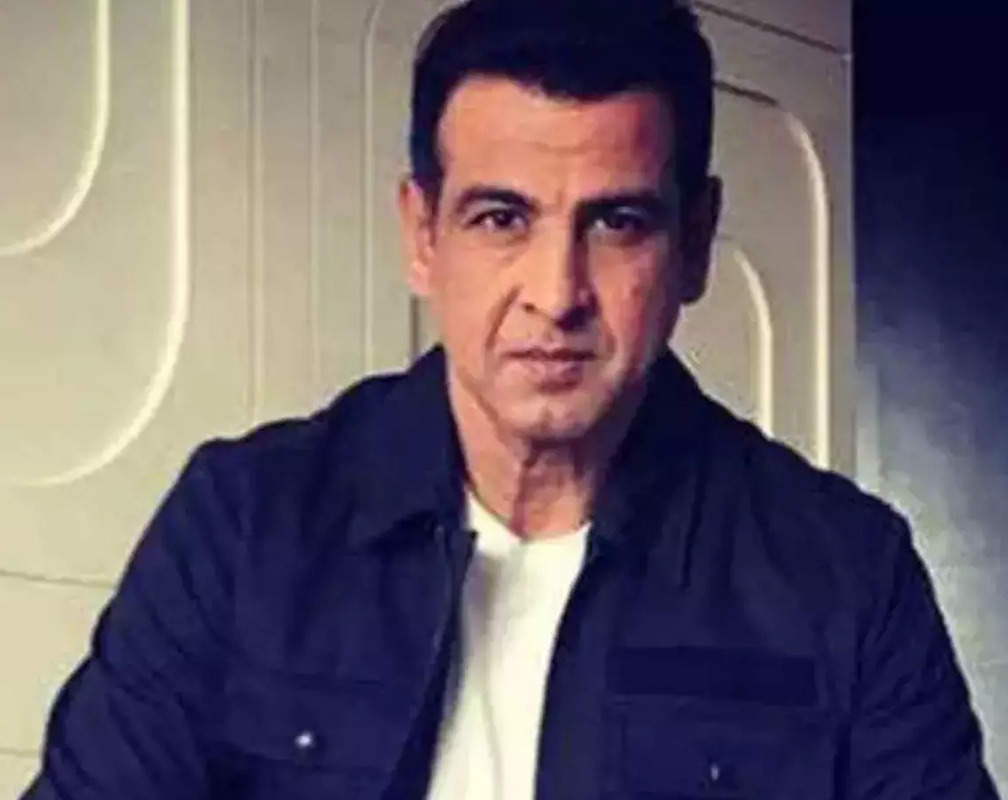 
Did you know Ronit Roy also runs this business and Amitabh Bachchan and Akshay Kumar are his clients?
