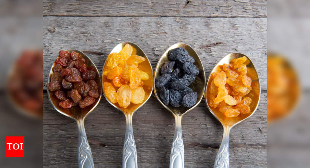 Black Raisins Benefits & Nutrition Facts