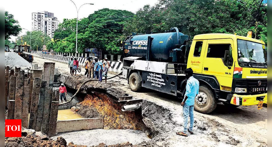 Chennai: EVR Salai dug up, traffic disrupted