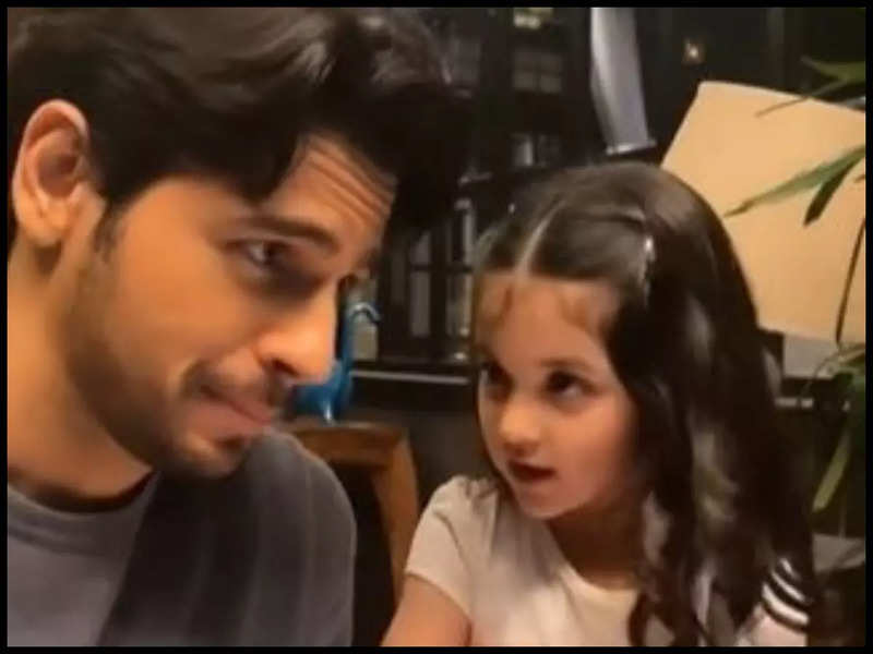 Sidharth Malhotra recreates the magic of 'Shershaah' with his 'little Kiara Advani' in new video; fans can't stop gushing