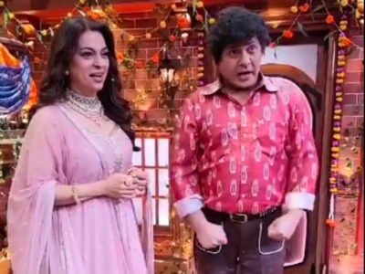 Juhi Chawla jokes SRK's role in Darr was first offered to Dara Singh; Sudesh Lehri mimics him in this BTS video from TKSS