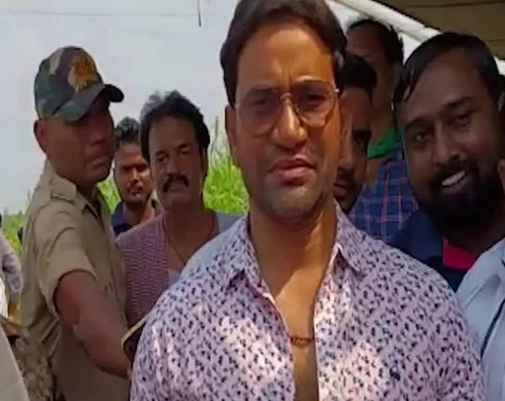 
Dinesh Lal Yadav and Amrapali Dubey’s Bhojpuri movie 'Fasal' goes on floor
