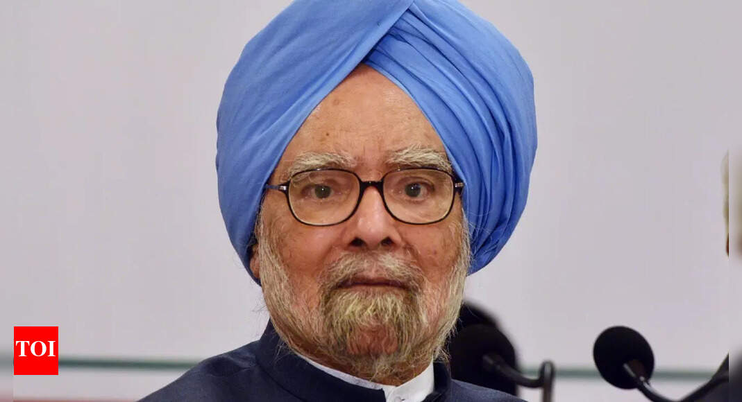 Former PM Manmohan Singh admitted to AIIMS