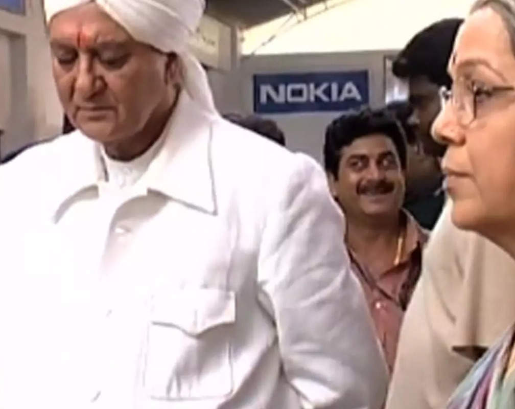 
Flashback video: Shooting of Sanjay Dutt and Arshad Warsi's 2003 movie 'Munna Bhai MBBS'

