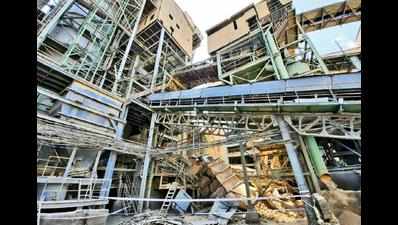 2 die as container falls on them in Porbandar factory
