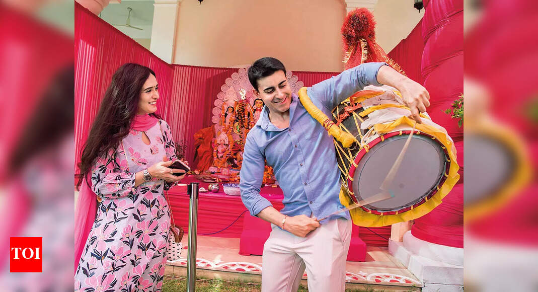 Gautam Rode and Pankhuri Awasthy : Felt nostalgic visiting a puja ...