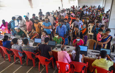 100 crore vaccination mark: Government plans big outreach