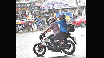 Met officials said that the city may experience light rainfall from Monday which may bring down the temperature