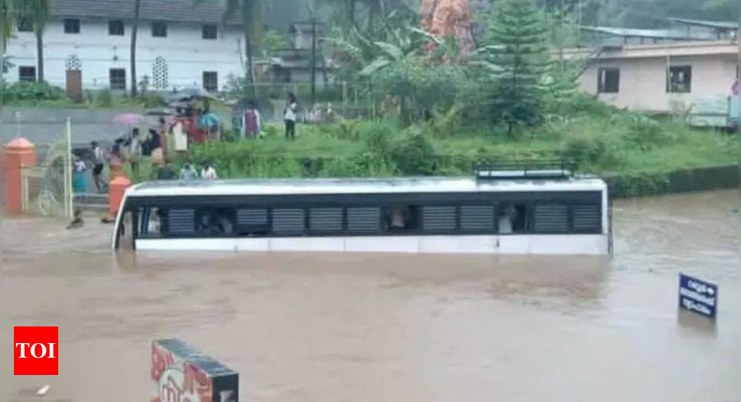 Kerala rains: 3 dead, many feared missing in Kottayam landslide | Kochi ...