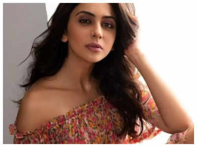 Rakul Preet Singh's reaction to paparazzi about her ‘birthday wala post’ with Jackky Bhagnani will leave you in splits