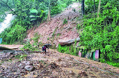 Five killed as heavy rain triggers landslides, flash floods in Kerala