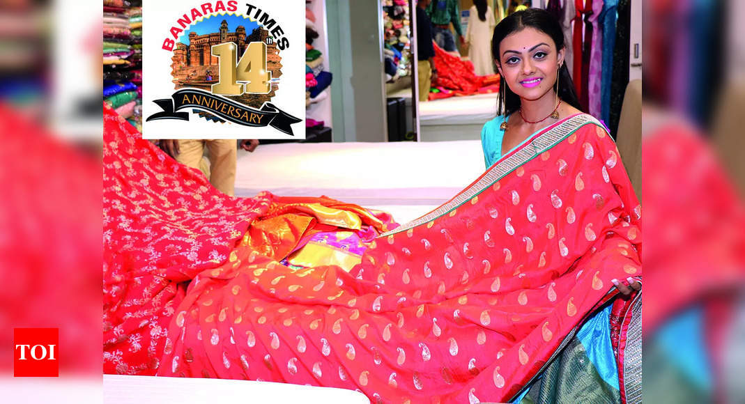 Promoting traditional Banarsi fabric through technology | Varanasi News