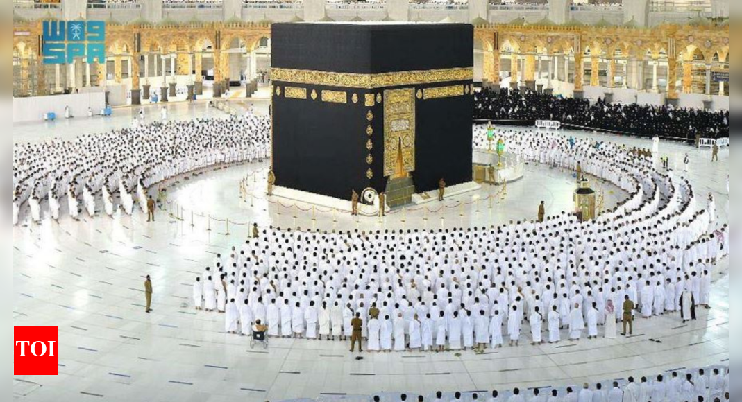 Grand Mosque in Mecca drops social distancing - Occasions of India