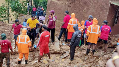 Kerala floods: Six bodies recovered after landslide at Kokkayar in Idukki