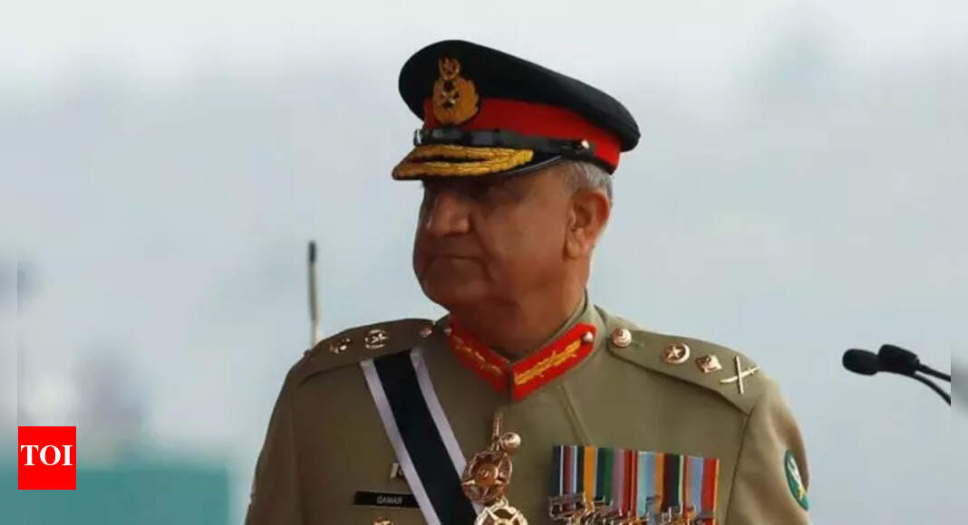 Imran: Pakistan Army Chief visits ISI headquarters amid tussle with ...