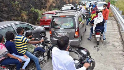 Pune: Environment charges for vehicles going to Sinhagad Fort doubled