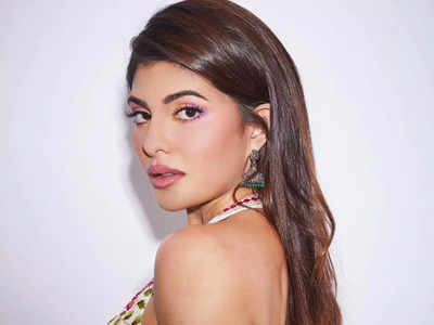 Jacqueline Fernandez arrives at the ED office for questioning in connection with an alleged extortion case