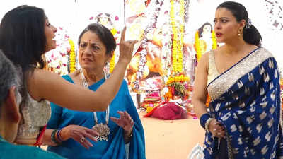 Kajol and Tanisha's playful public spat during Durga Puja reminds us of every sibling rivalry ever!