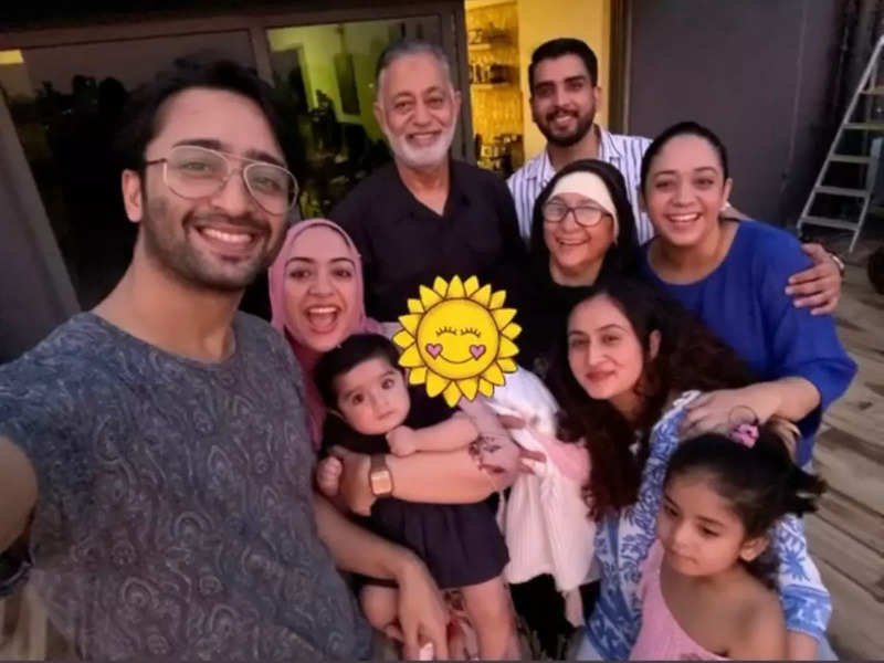 Shaheer Sheikh shares adorable family picture with wife Ruchikaa Kapoor and daughter Anaya