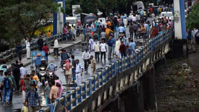 2 kids swept away, tourists stranded as rains lash North Bengal