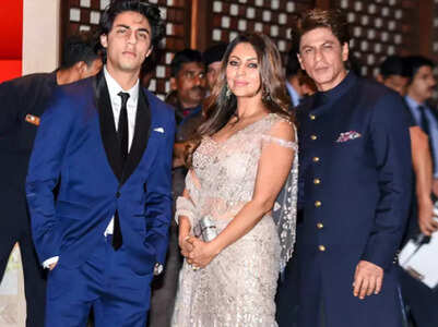 Aryan broke down on meeting dad SRK: Report