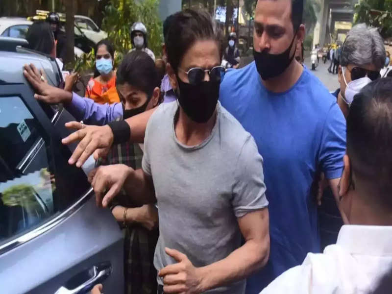 Bollywood celebrities slam media for mobbing Shah Rukh Khan as he arrives to meet son Aryan Khan at jail
