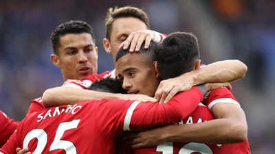 Revived Manchester United face Liverpool, Chelsea battle injury woes