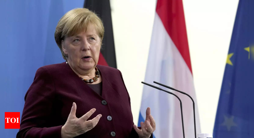 ‘Monument’ Merkel gets standing ovation at last EU summit – Times of India