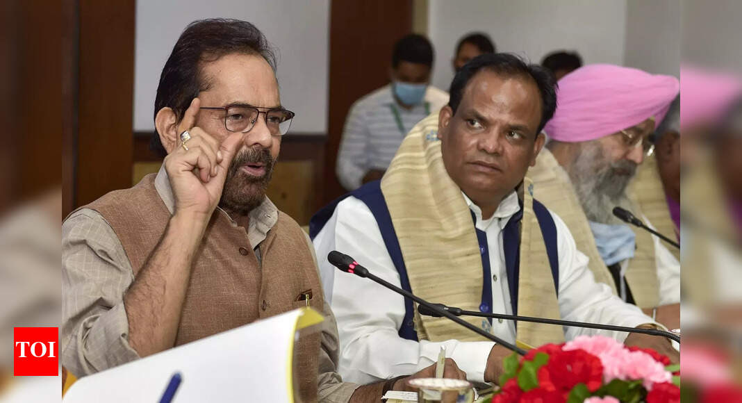Selection for Haj pilgrims to be based on Covid-19 vaccination status, says Naqvi
