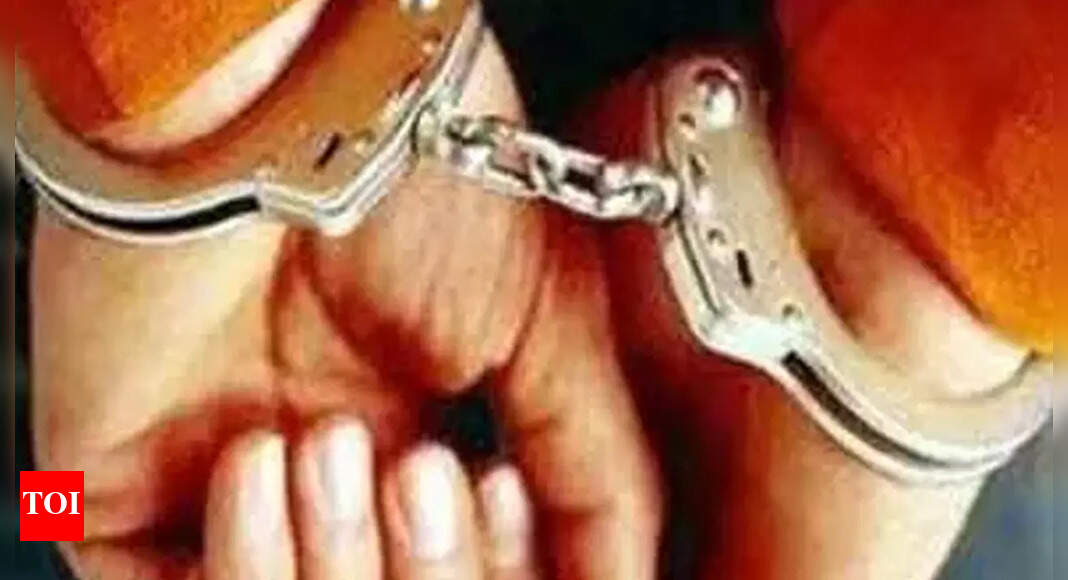 Ganja worth over Rs 8 lakh seized in Thane, 3 held 1