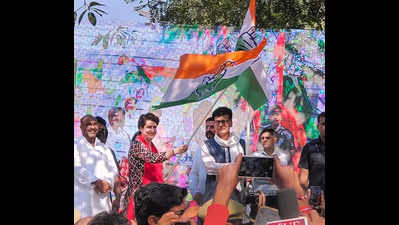 Uttar Pradesh: Priyanka Gandhi Vadra kicks off Congress poll campaign with seven vows