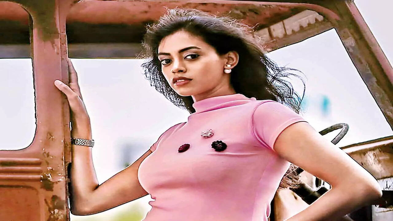 Telugu girls should be given a chance to act in Tollywood: Kamakshi |  Telugu Movie News - Times of India