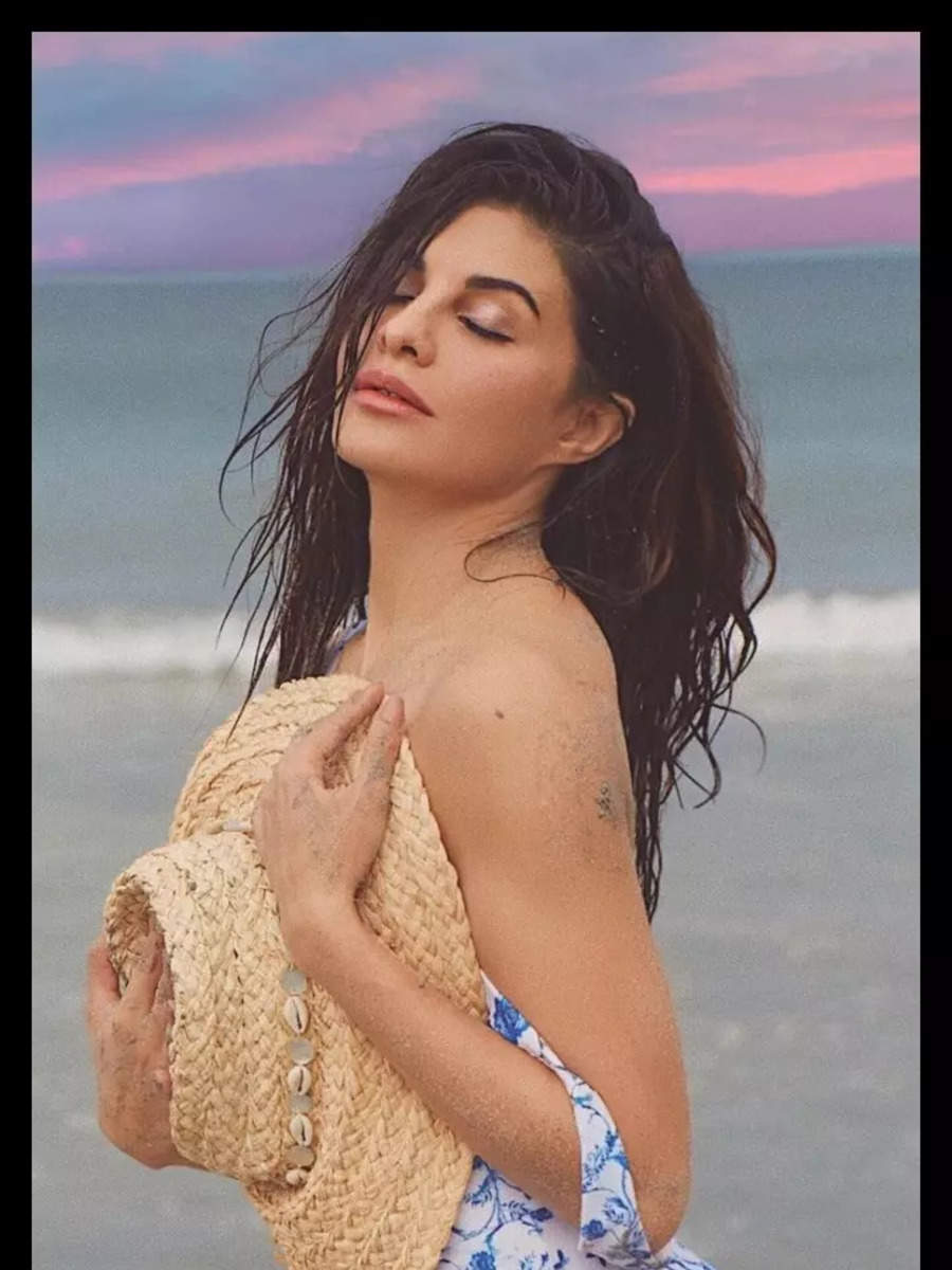 Too-hot-to-handle pictures of Jacqueline Fernandez | Times of India