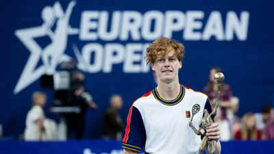 Jannik Sinner wins Antwerp title to stay in Masters race