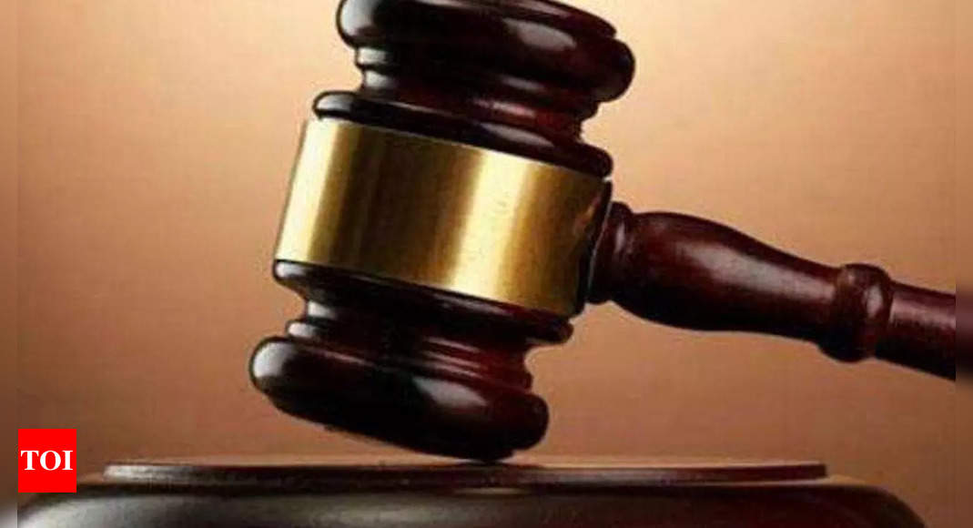 Mom, dad must pay equally for child’s education: HC