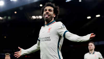 mo salah white jersey