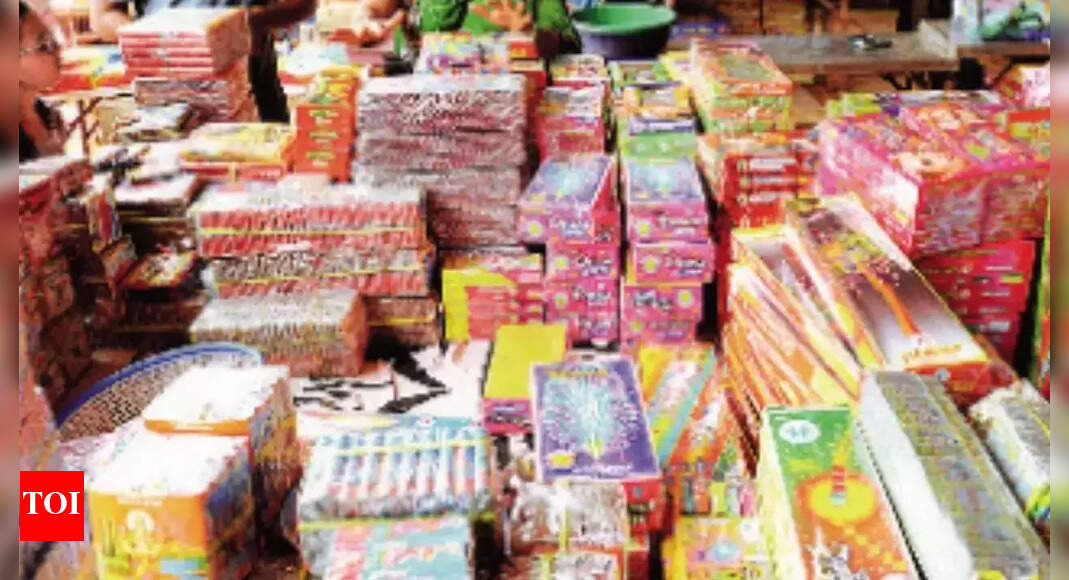 600 apply for cracker shop licence in Bhopal | Bhopal News - Times of India