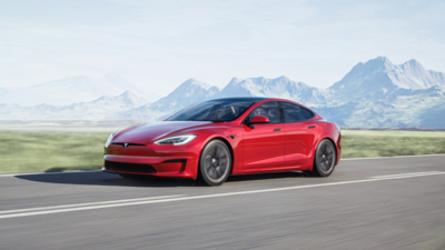 Tesla postpones release of new autonomous driving software