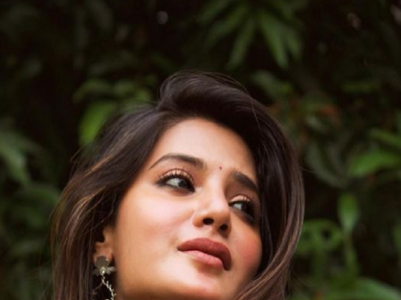 Stunning pictures of Aathmika