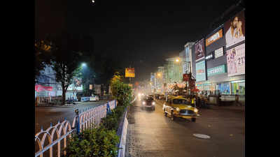 Near empty Kolkata streets greet Sunday drivers