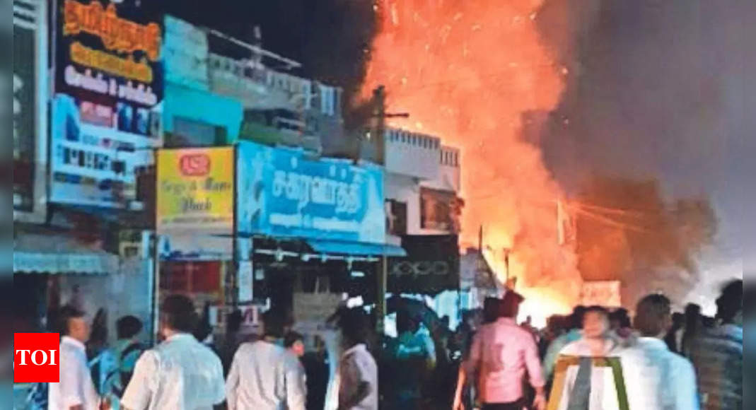 TN: 5 die, 10 injured in blaze at fireworks godown