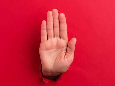 Look out for these red flags on dating profiles