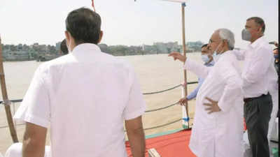 Bihar CM inspects Chhath Ghats on bank of Ganga river