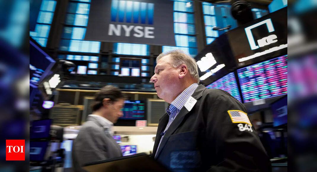 US stocks end lower on Wall Street, easing back from records