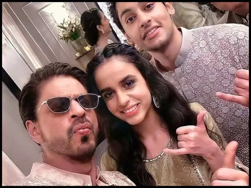 BTS pictures of Shah Rukh Khan pouting and posing with co-stars from the latest Diwali ad go viral