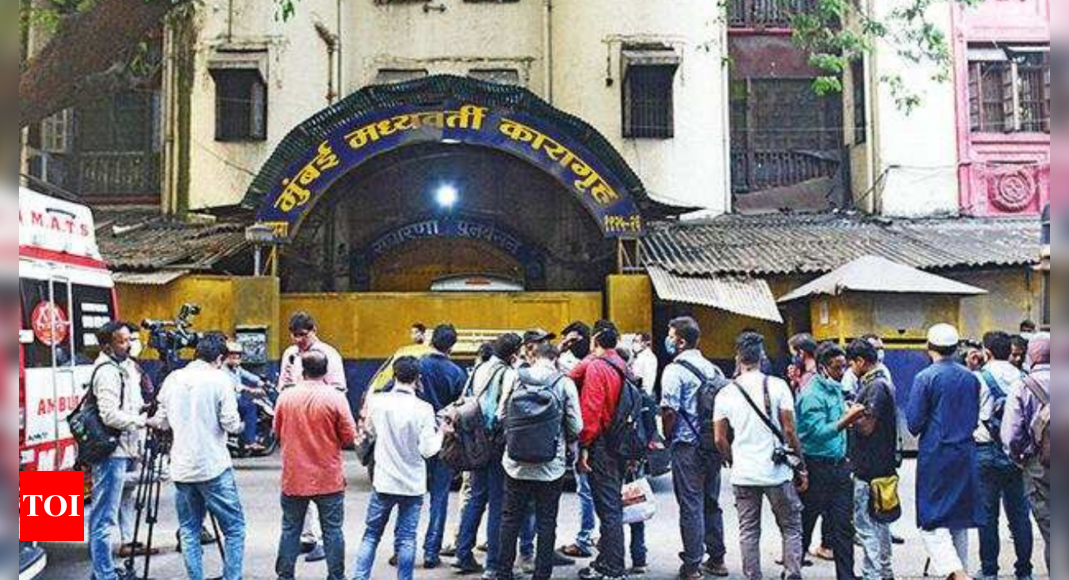 Bombay HC grants Aryan, two others bail