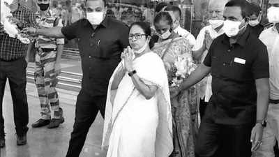 Mamata Banerjee arrives in Goa to chants of Jai Shree Ram